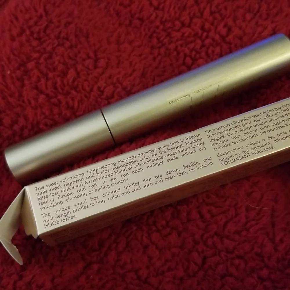 Stila HUGE Extreme Lash Mascara